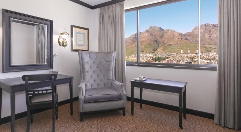 Southern Sun Cape Sun Standard King Room - Smoking 11
