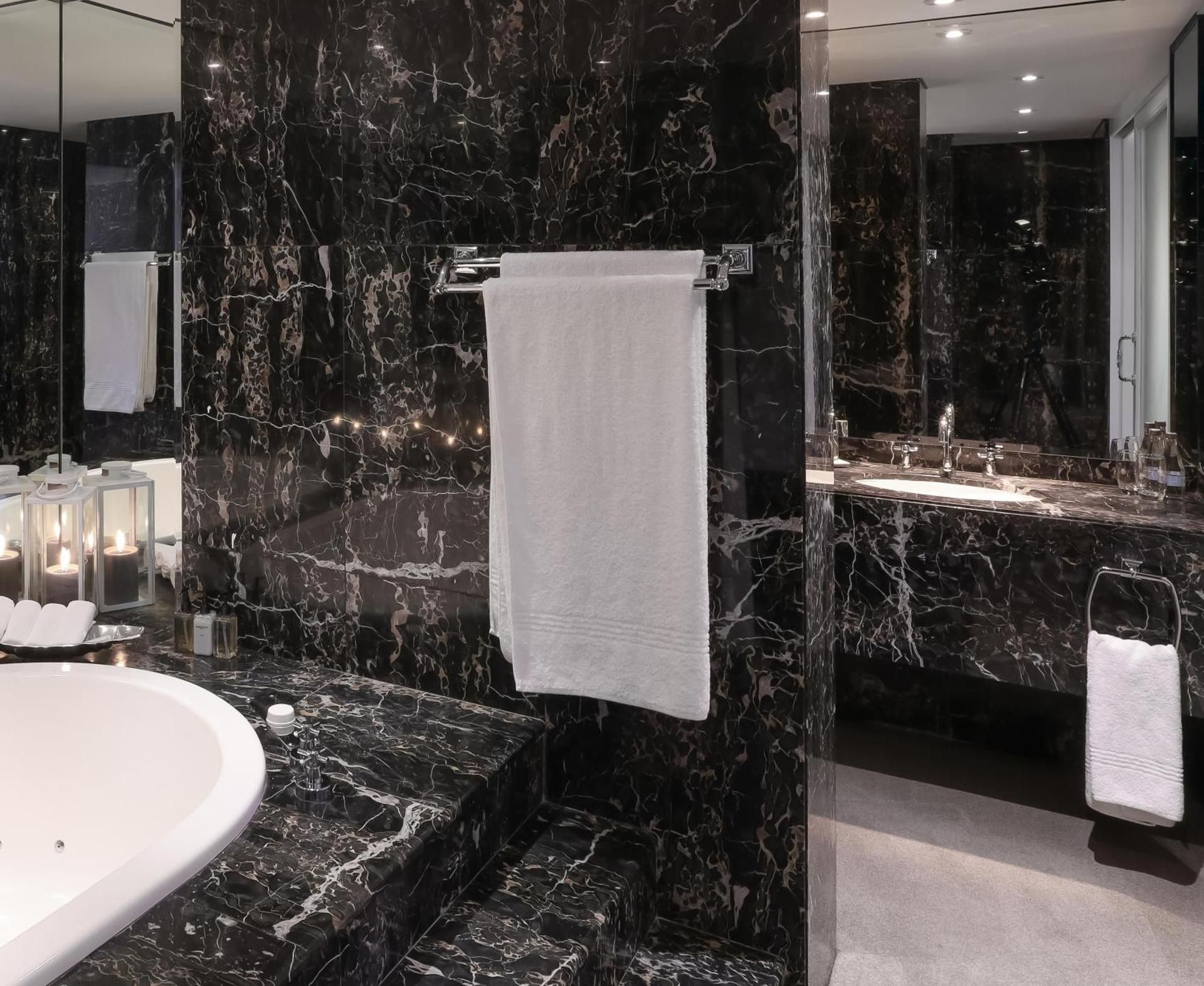 Penthouse Suite