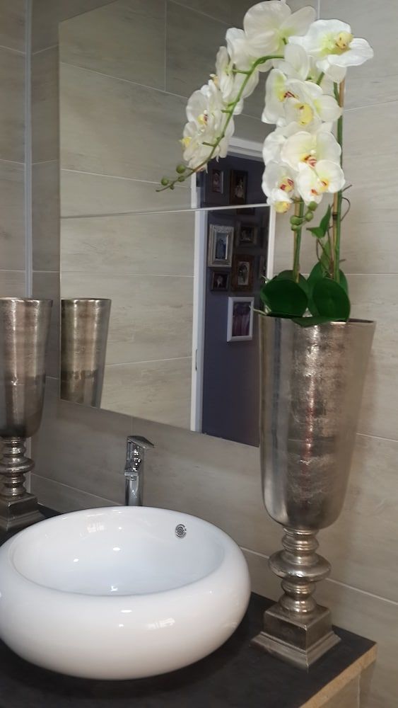 Mitchells Guesthouse Exclusive Studio, 1 Bedroom, Patio, Garden View 12