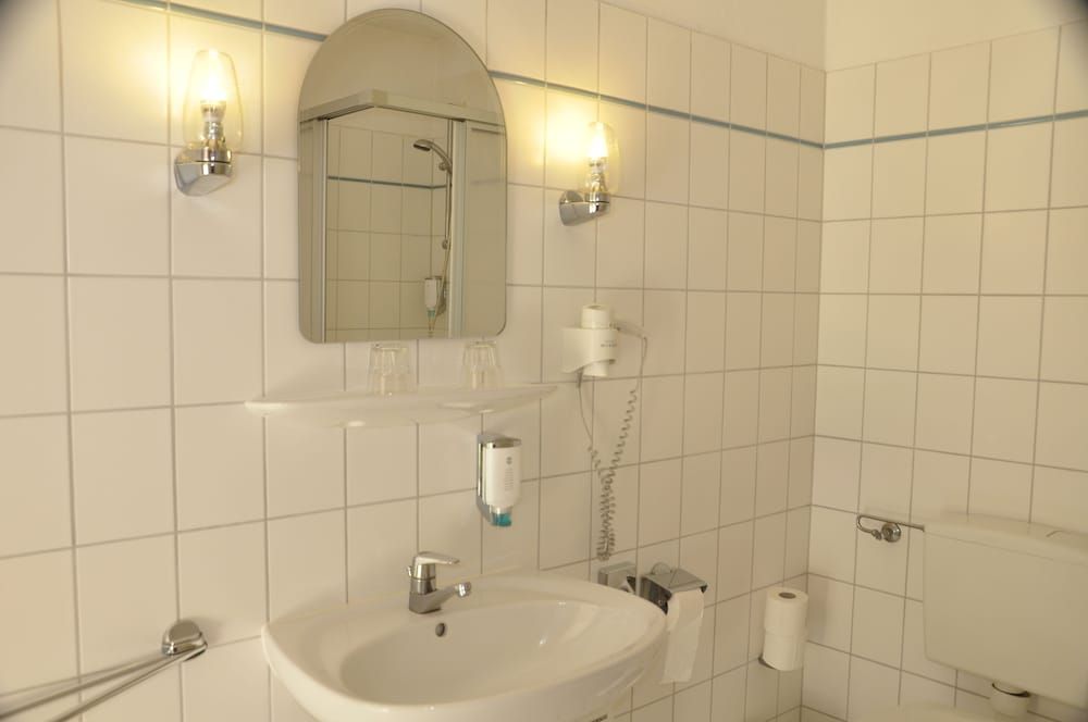 Hotel Zierow Twin Room 5