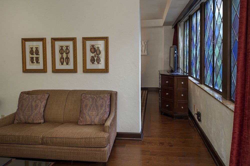 The Cheshire Junior Suite, 1 King Bed 6