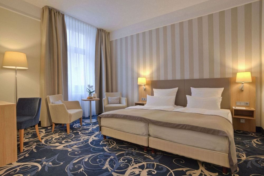 Schlosshotel Karlsruhe Classic Double Room 3