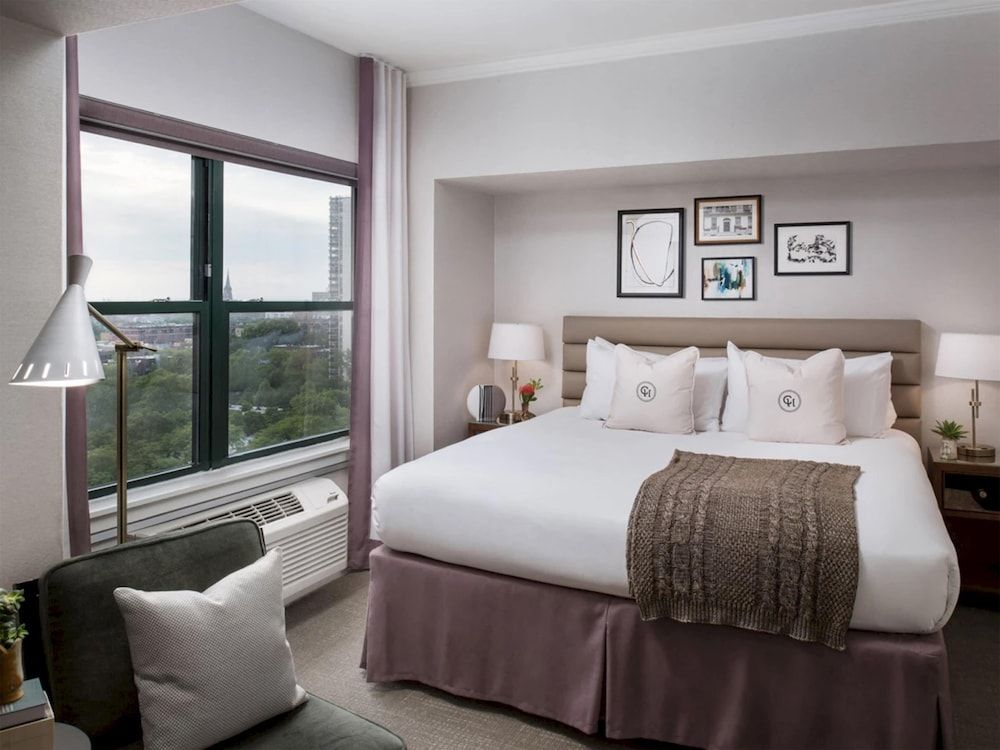 Claridge House Chicago, Tapestry Collection by Hilton Room, 1 King Bed