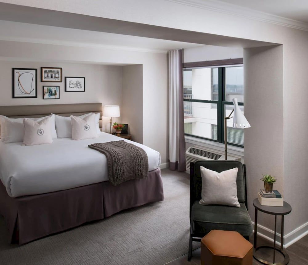 Claridge House Chicago, Tapestry Collection by Hilton Room, 1 King Bed