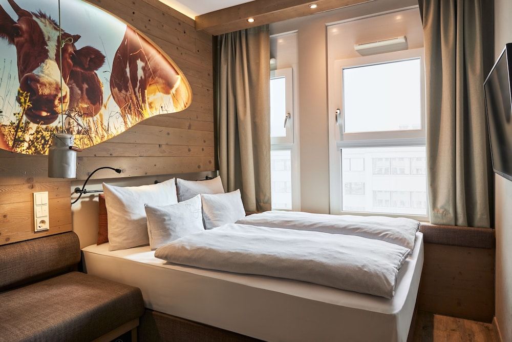 undefined Cocoon Hauptbahnhof 3