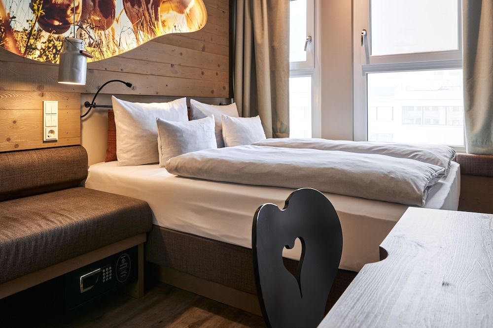 undefined Cocoon Hauptbahnhof 9