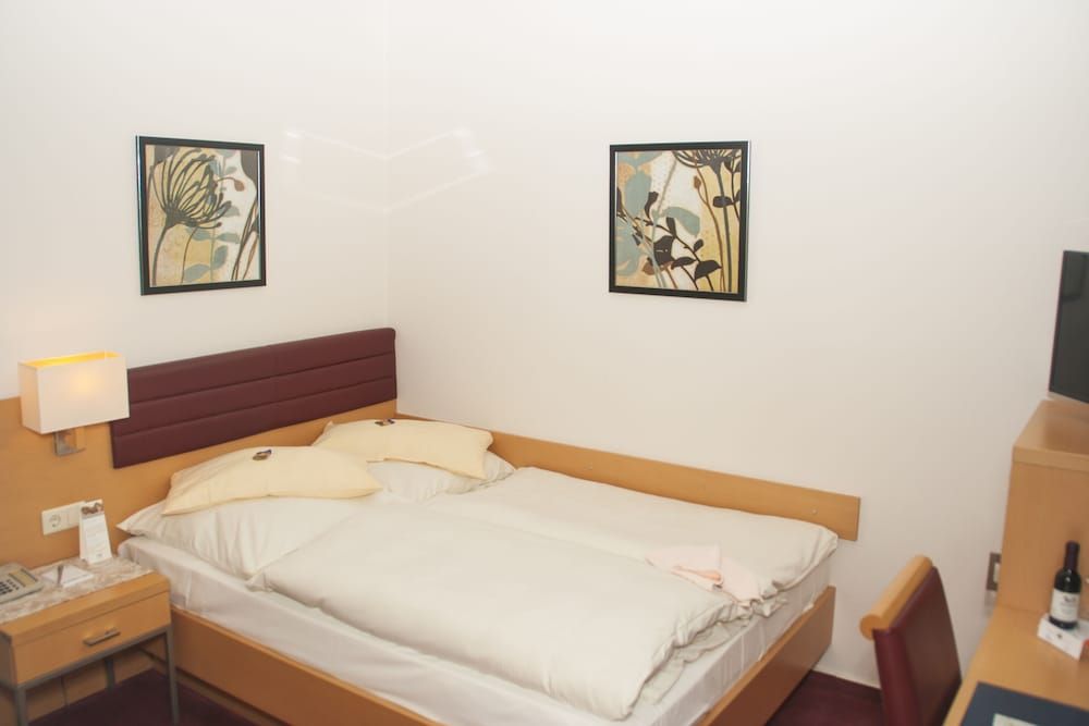 Business Single Room