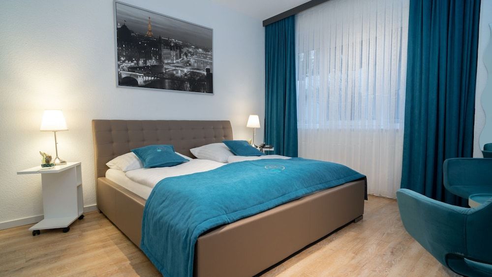 Friends Hotel Bad Salzuflen Comfort Single Room, 1 Queen Bed, Balcony 2