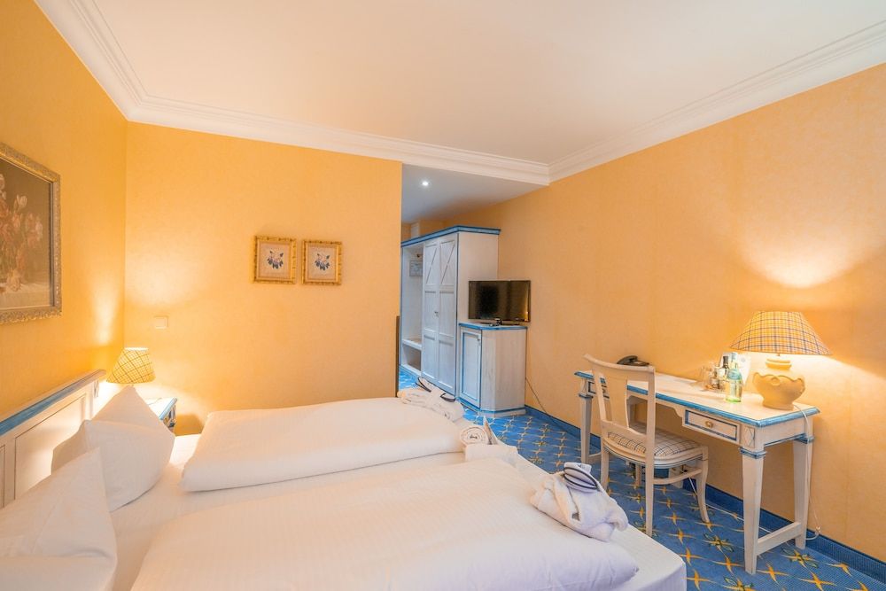 Junior Suite, 1 Double Bed with Sofa bed, City View (Land View)