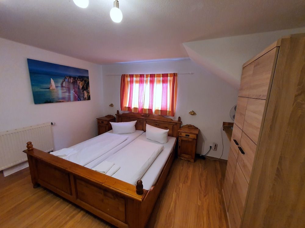 Gaestehaus Parkblick Triple Room 6