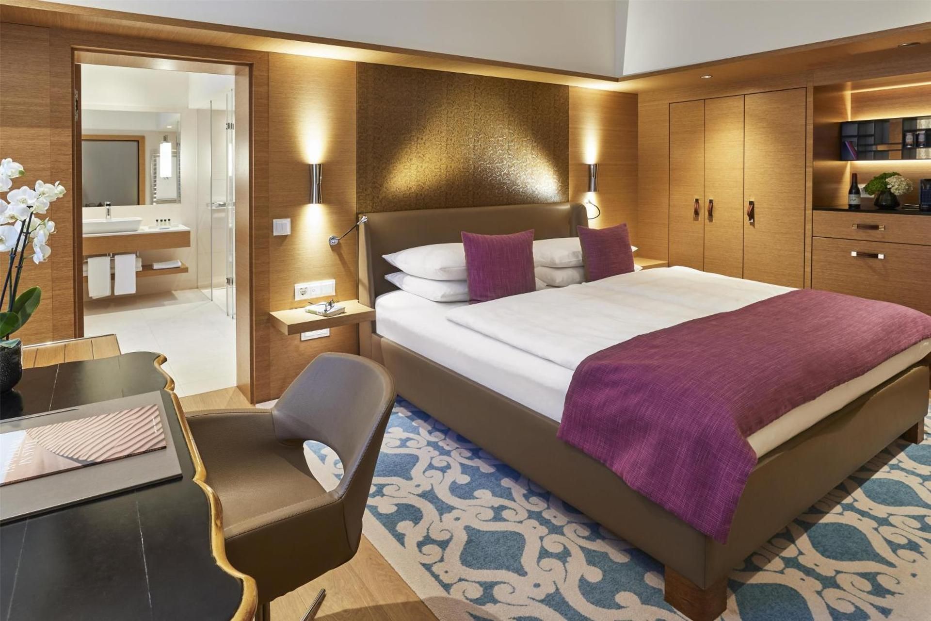 Grand Deluxe Room King