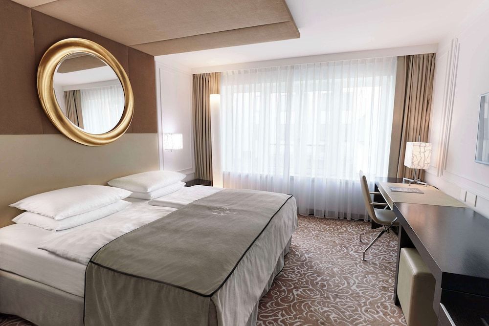 Hotel Vier Jahreszeiten Kempinski München Superior Room 2