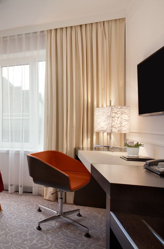 Hotel Vier Jahreszeiten Kempinski München Superior Room 6