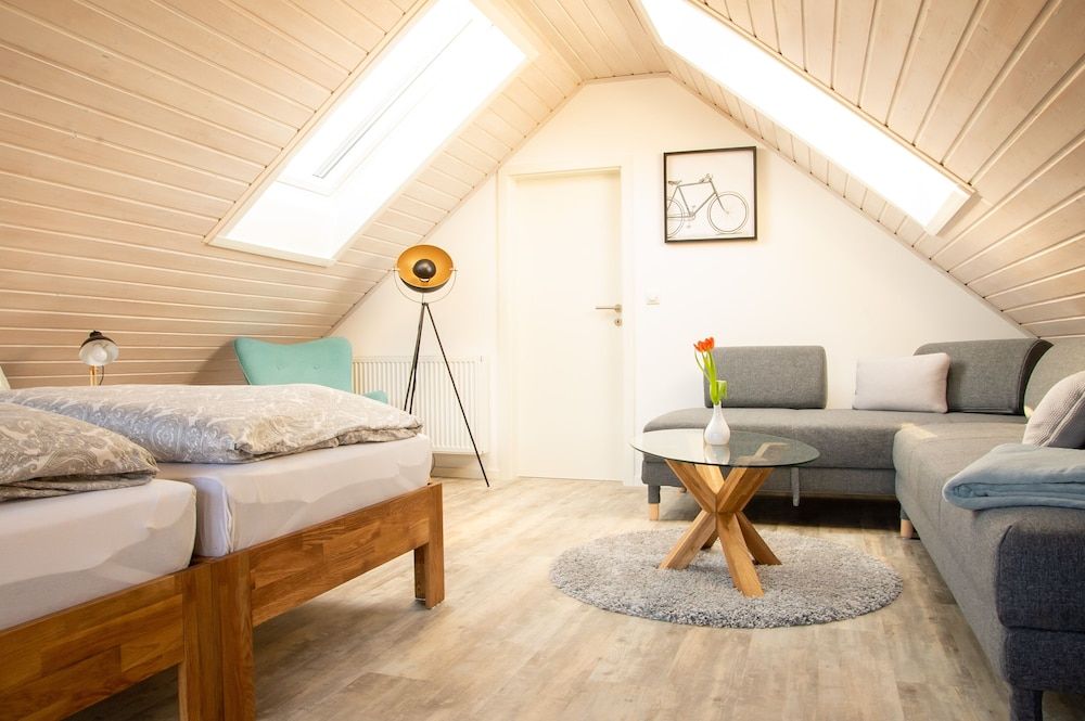 Appartement Ludwigskanal Deluxe Apartment, Private Bathroom, Garden View (Dachgeschoss) 4