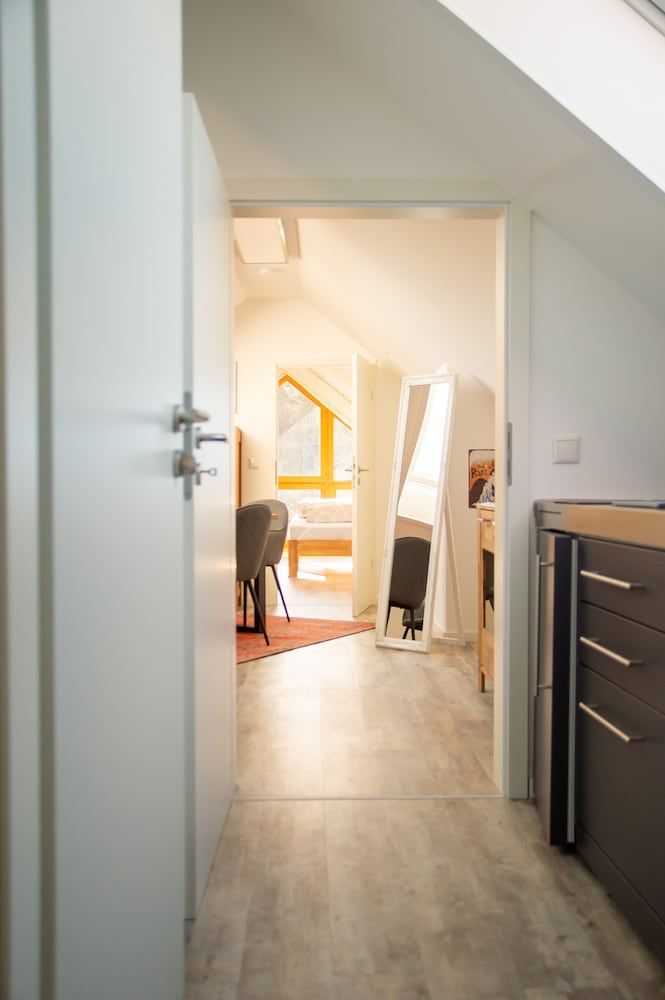 Appartement Ludwigskanal Deluxe Apartment, Private Bathroom, Garden View (Dachgeschoss) 6