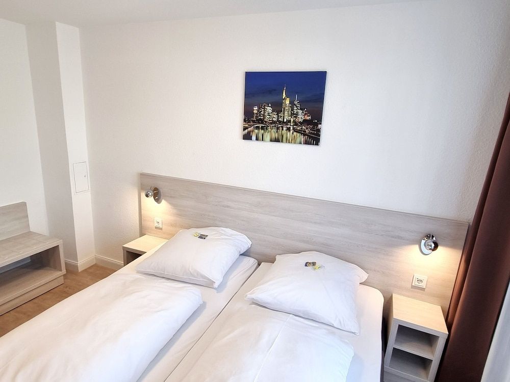 Adler Hotel Frankfurt Double Room, 1 Double Bed 3