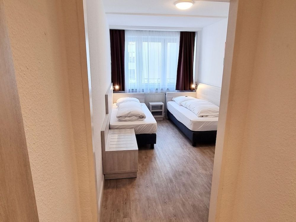 Twin Room, Shared Bathroom