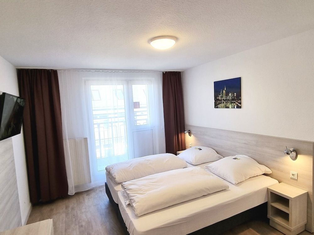 Adler Hotel Frankfurt Double Room, 1 Double Bed 4