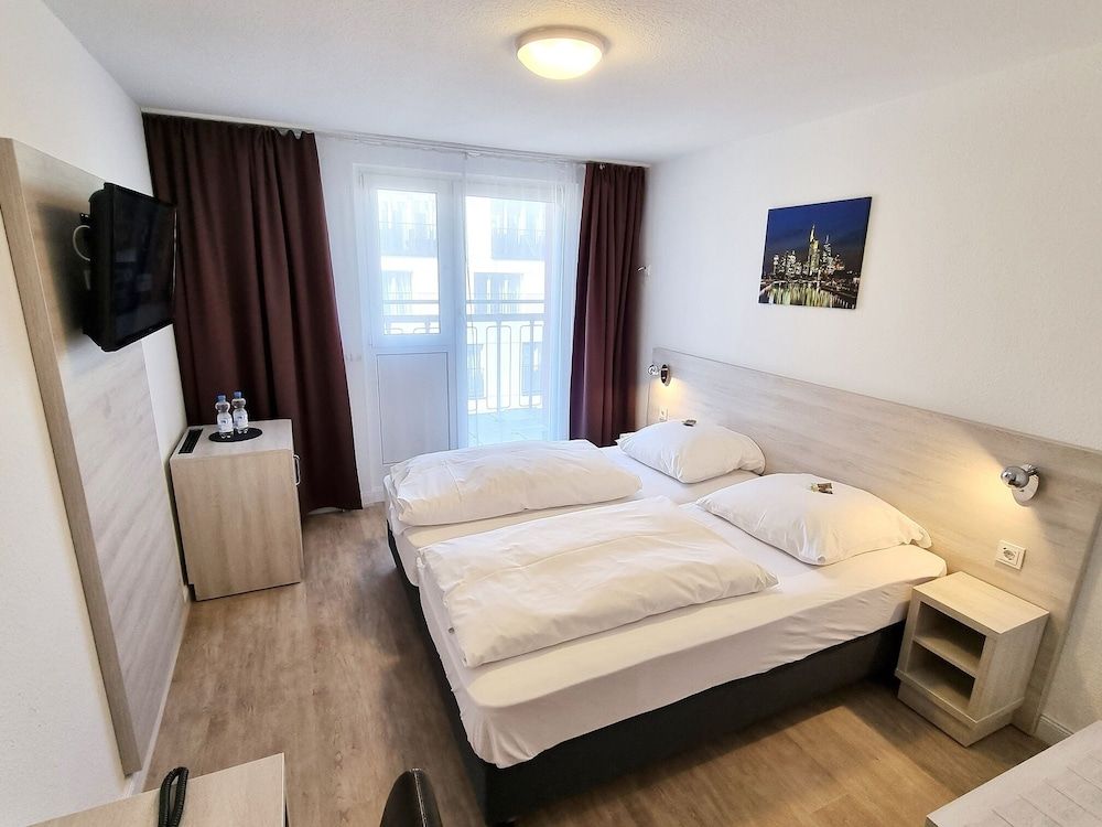 Adler Hotel Frankfurt Double Room, 1 Double Bed 10