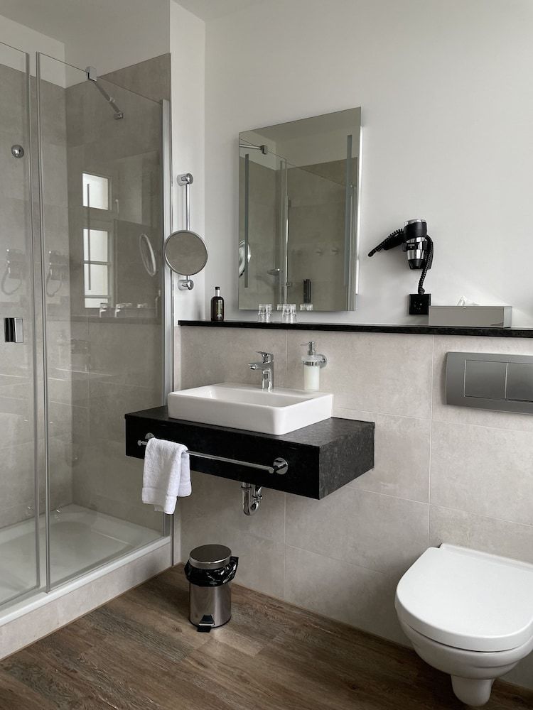 Hotel Niedersaechsischer Hof Premium Double Room Single Use 4