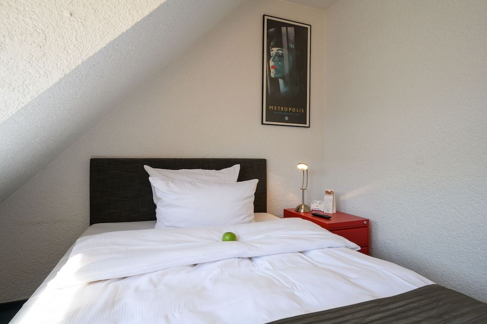 Hotel H.E.Y.M.A.N.N. Comfort Single Room 4