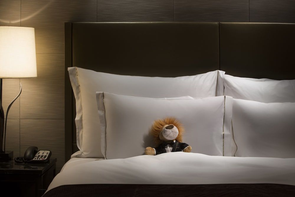 undefined The Ritz-Carlton, Hong Kong 2