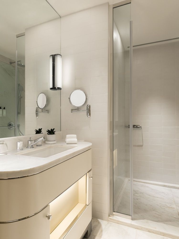 Lanson Place Causeway Bay, Hong Kong Guest Room Twin 3