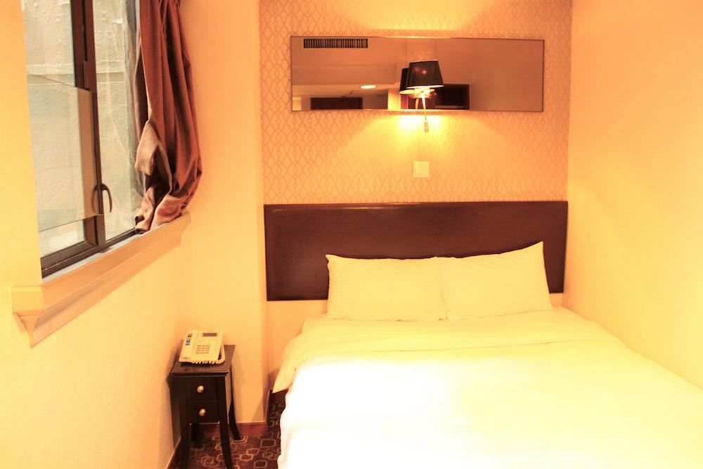 undefined Lander Inn