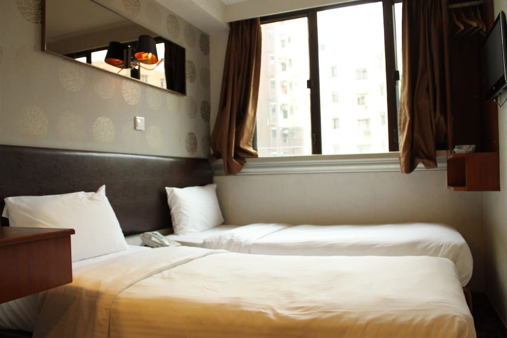 undefined Lander Inn 3