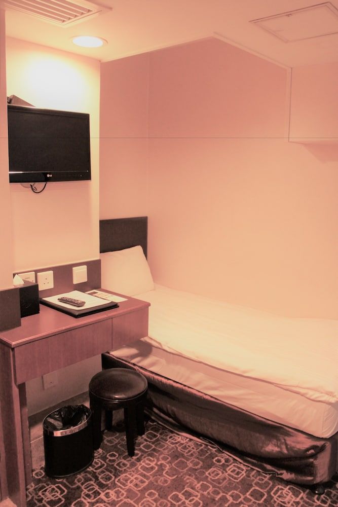 undefined Lander Inn 10