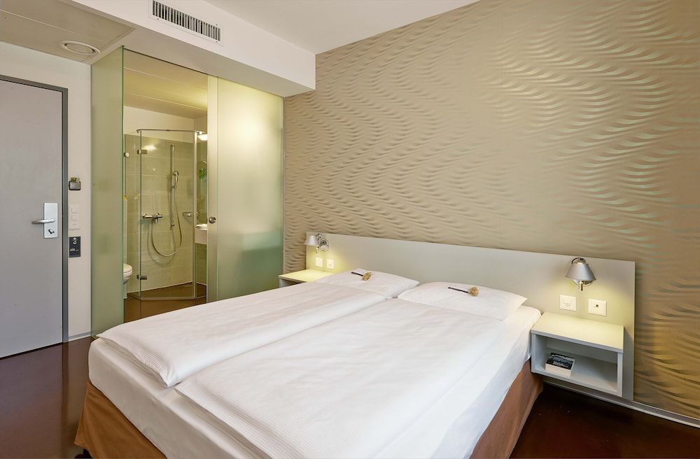 Business Room, 1 Queen Bed