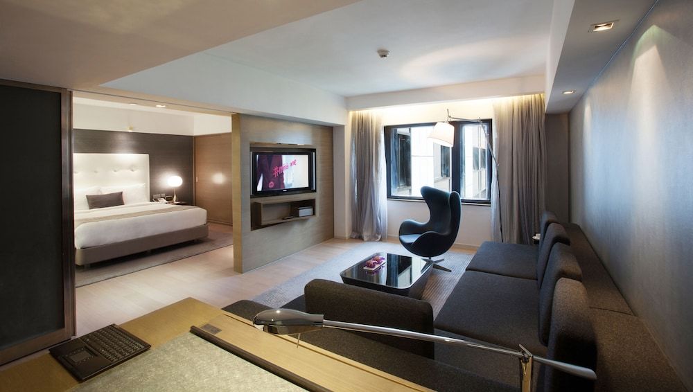 The Mira Hong Kong Hotel