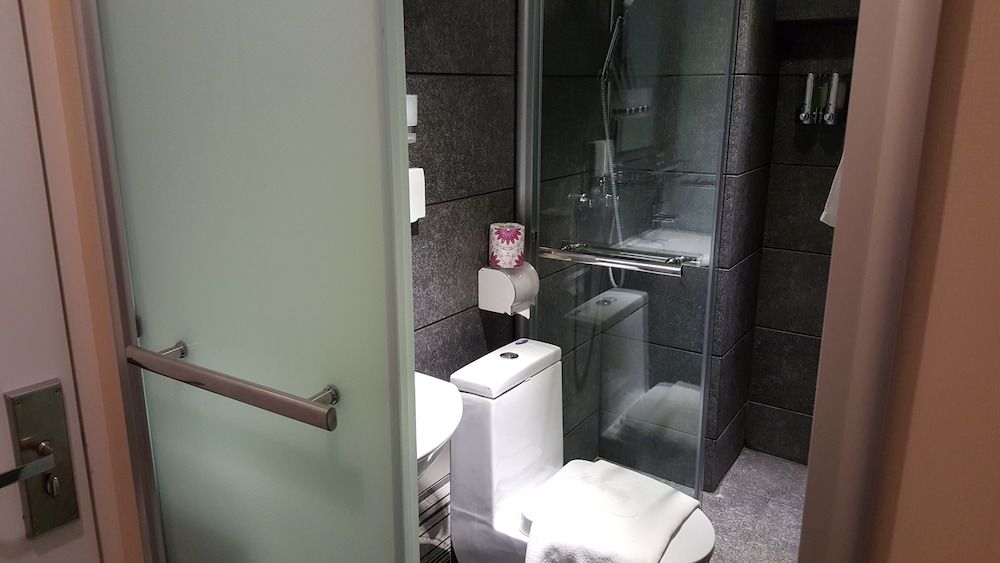 undefined Seasons Hotel - Causeway Bay 10