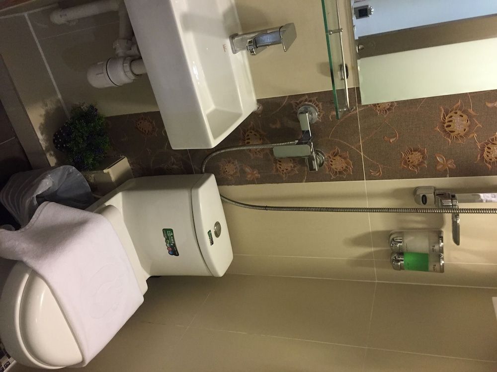 Seasons Hotel - Causeway Bay Classic Double Room 2