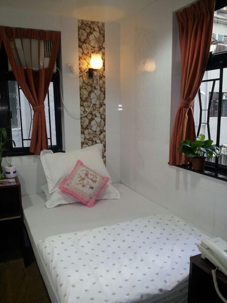 New London Hostel Double Room 2