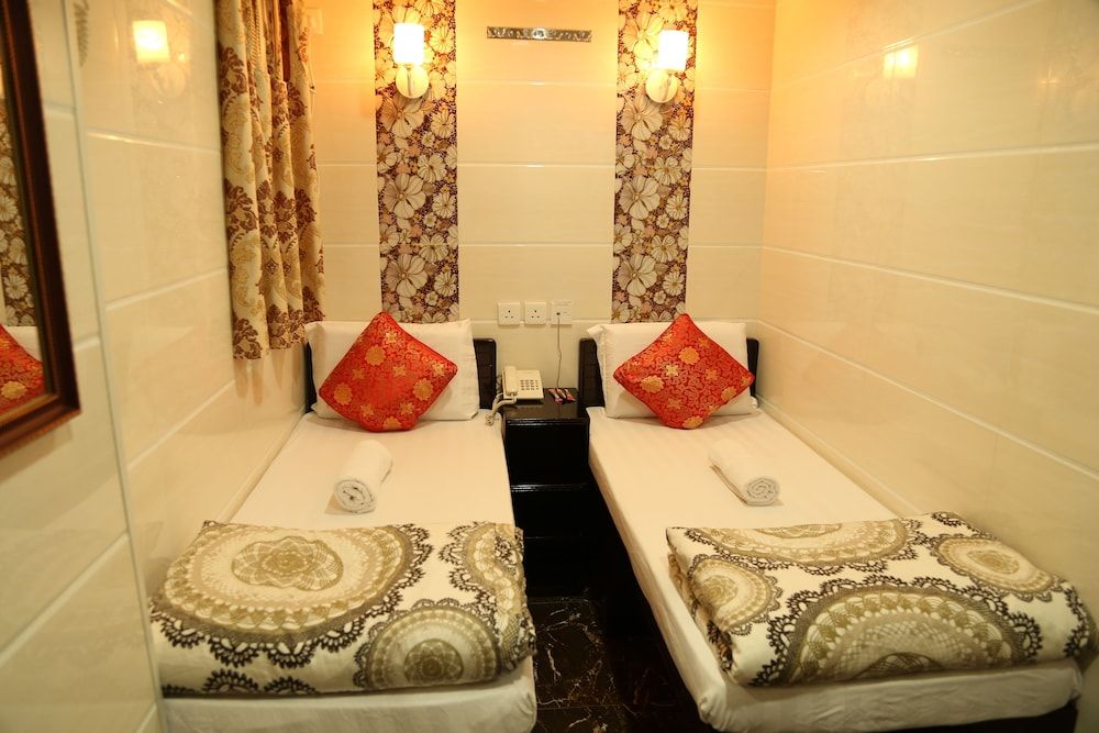 Australian Guest House Deluxe Twin Room 9