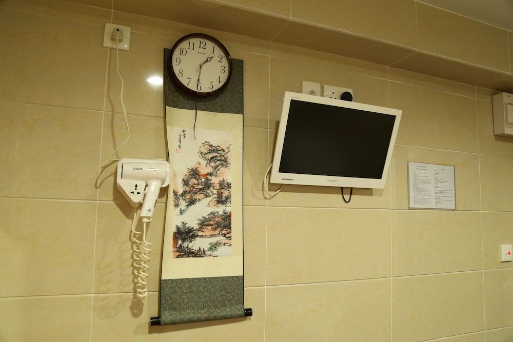 Everest Inn Guest House Double Room Single use only 10