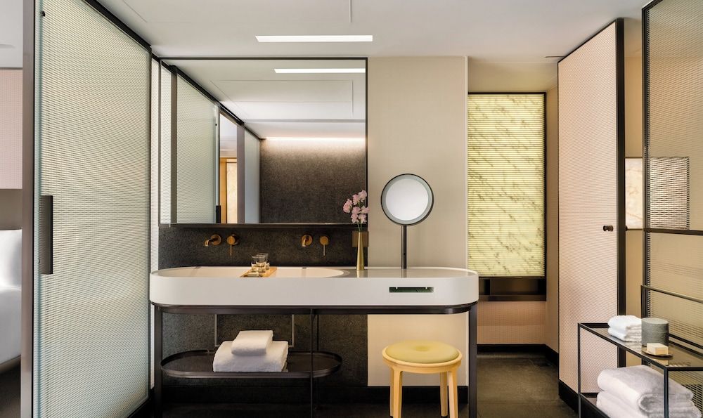 Regent Hong Kong Studio Suite (Super King) 4