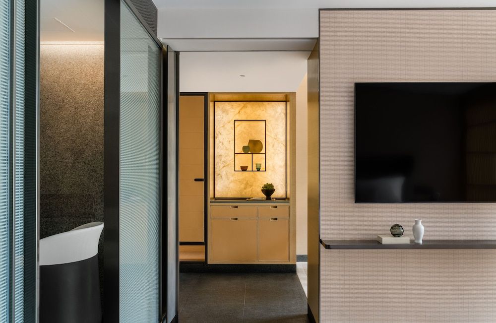 Regent Hong Kong Studio Suite (Super King) 3