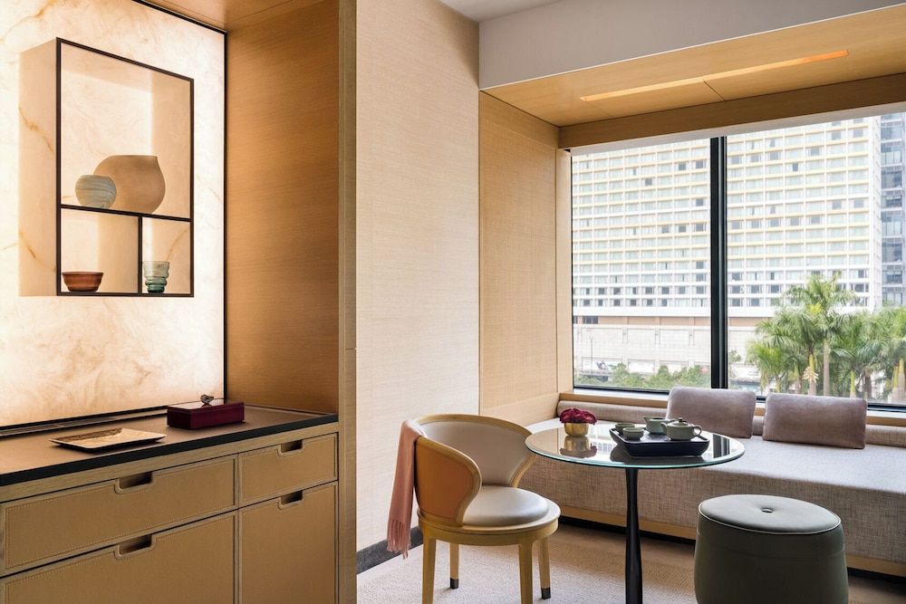 Regent Hong Kong Studio Suite (Super King) 6