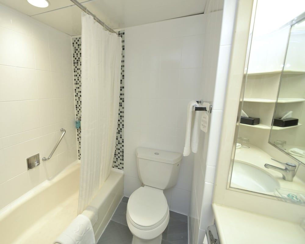 Panda Hotel Deluxe Twin Room 5