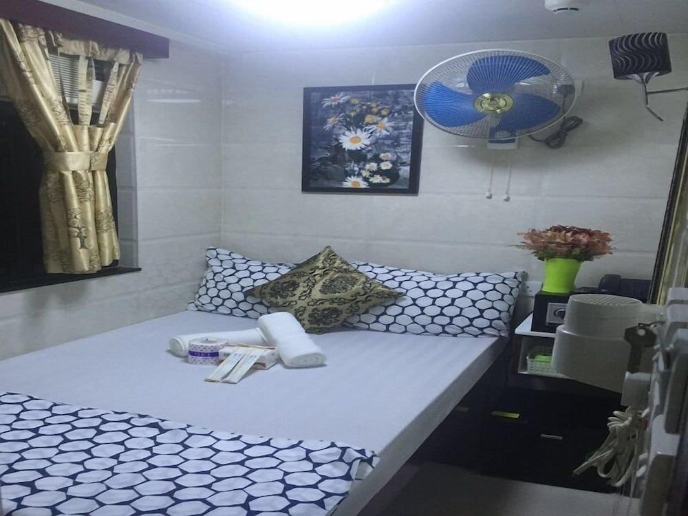 Skylark Hostel Double Room 7