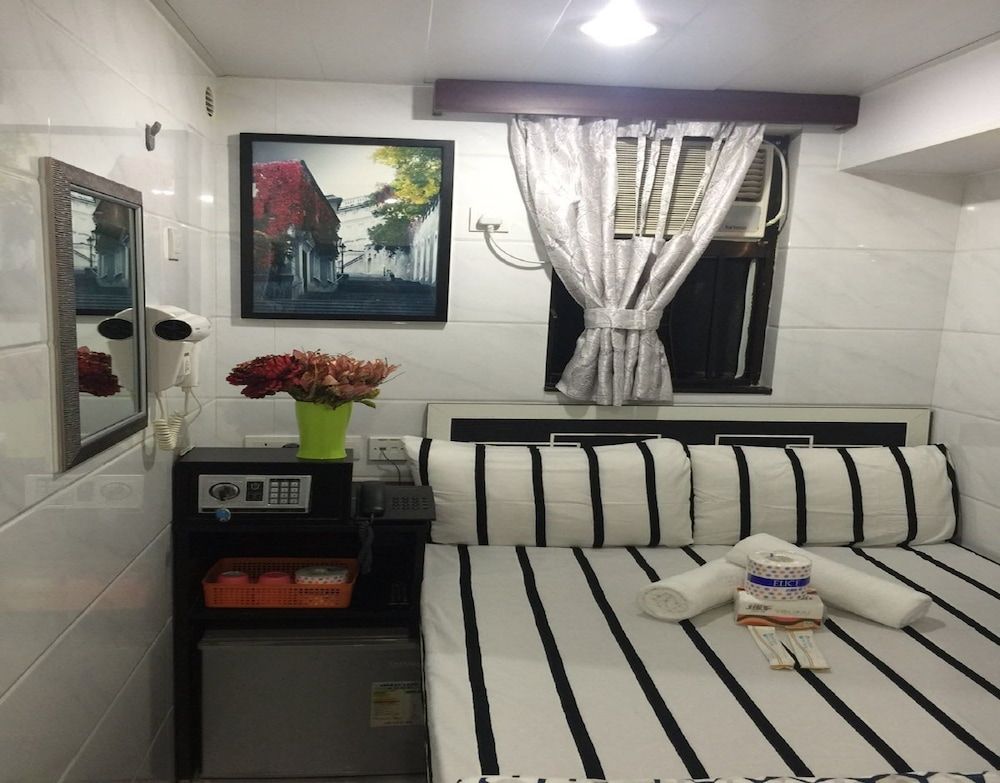 Skylark Hostel Double Room 5