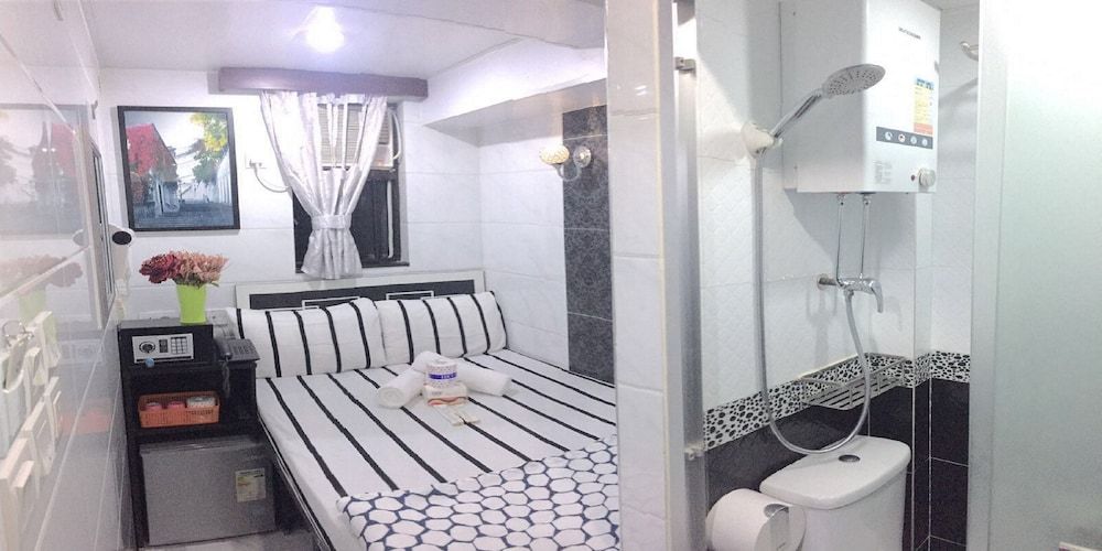 Skylark Hostel Double Room 9