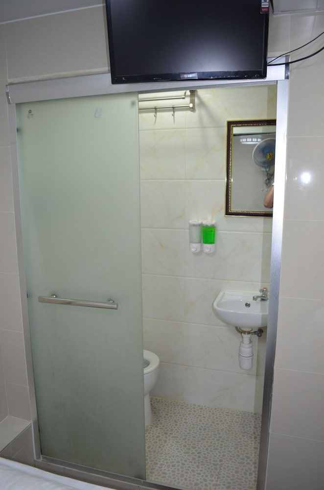 Skylark Hostel Double Room 11