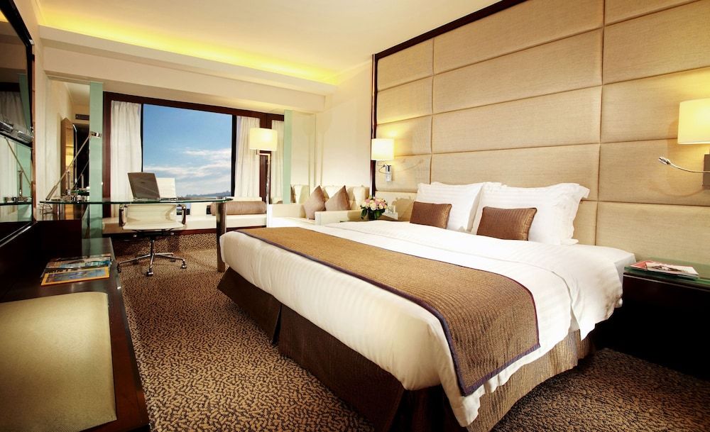 Regal Kowloon Hotel Deluxe Room