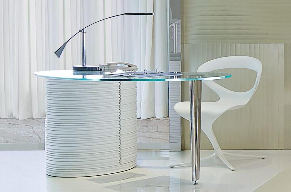 undefined Regal Kowloon Hotel 5