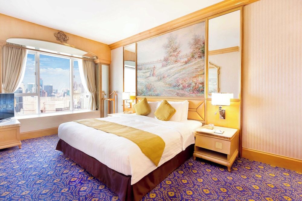 Deluxe Suite