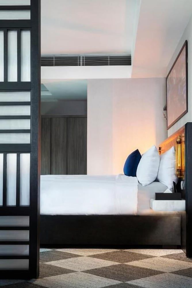 undefined Ovolo Central 10