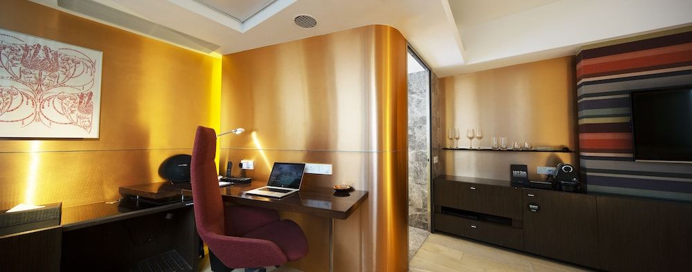 Ovolo Central Gold Room 8